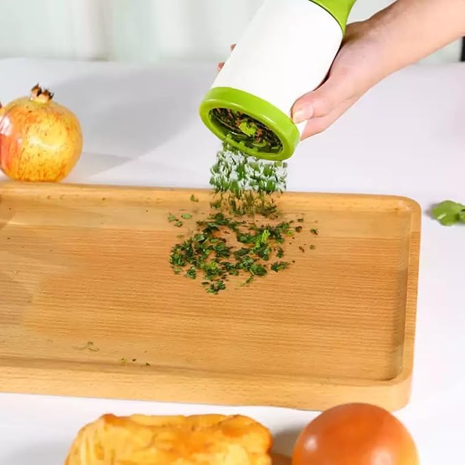 Manual grinder—effortlessly grind spices